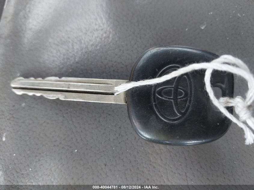 2004 Toyota Camry Xle V6 VIN: 4T1BF30K74U587625 Lot: 40044781