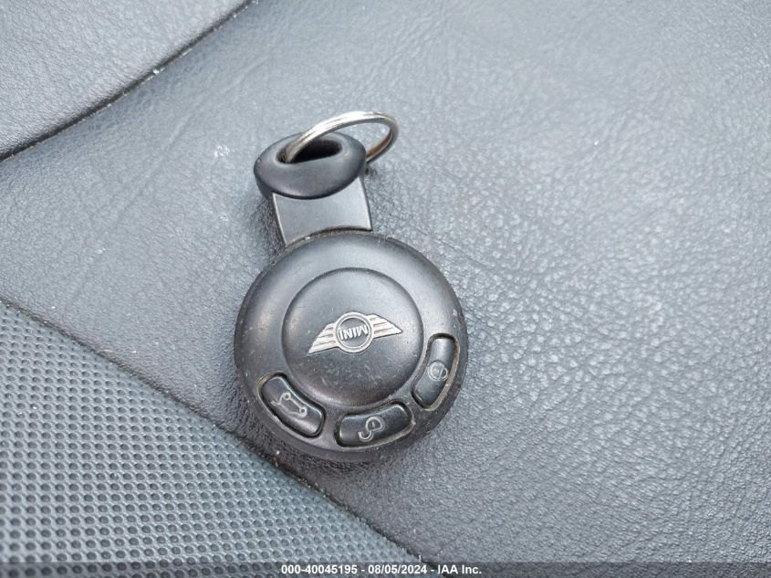 2009 Mini Cooper VIN: WMWMF33589TT68833 Lot: 40045195