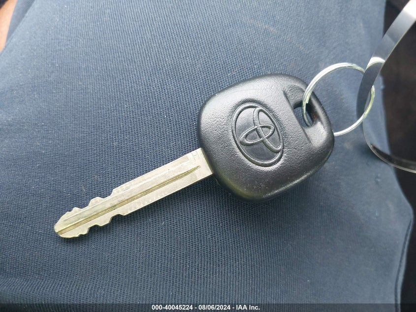 VIN 2T1BURHE5HC948302 2017 TOYOTA COROLLA LE