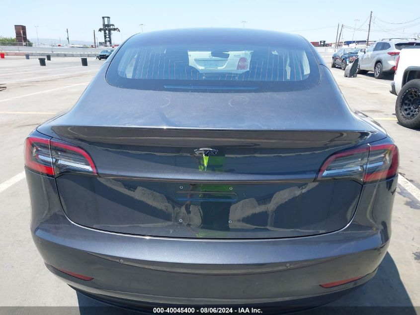 2018 Tesla Model 3 Long Range/Mid Range VIN: 5YJ3E1EA7JF025633 Lot: 40045400