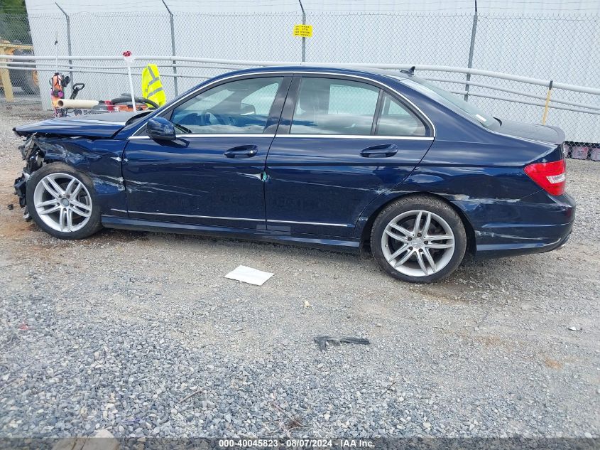 2012 Mercedes-Benz C 300 Luxury 4Matic/Sport 4Matic VIN: WDDGF8BB6CR195828 Lot: 40045823