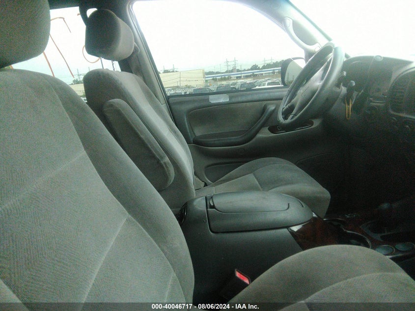 2002 Toyota Sequoia Sr5 V8 VIN: 5TDBT44A52S074086 Lot: 40046717