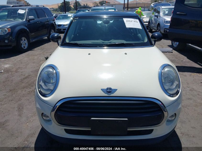 2017 Mini Hardtop Cooper VIN: WMWXU1C52H2E18561 Lot: 40047456