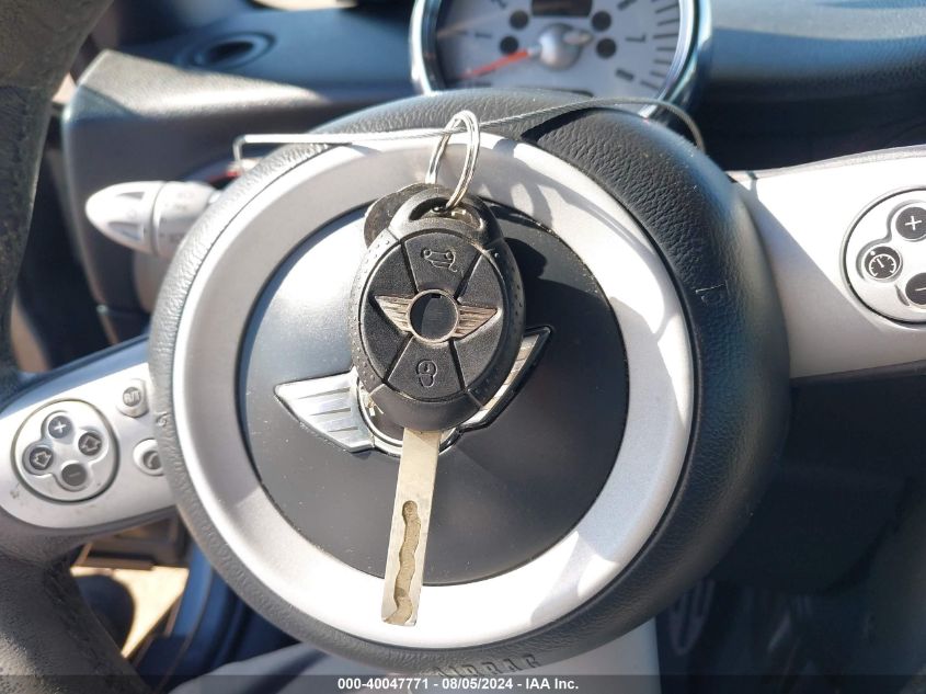 2007 Mini Cooper S VIN: WMWRH33567TJ44148 Lot: 40047771