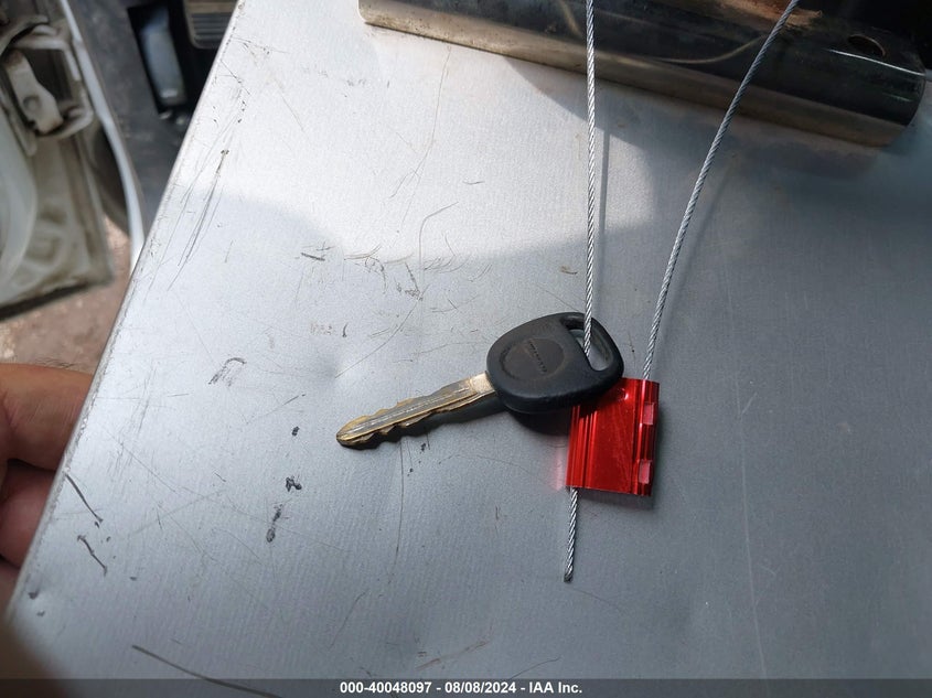 2001 Chevrolet Silverado C1500 VIN: 2GCEC19V711121633 Lot: 40048097