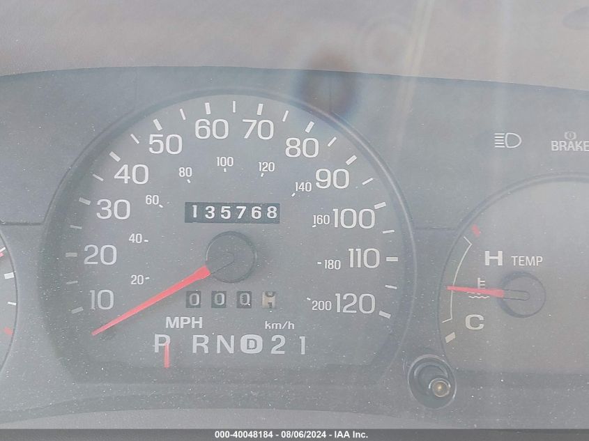 2004 Mercury Grand Marquis Gs VIN: 2MEFM74W44X606266 Lot: 40048184