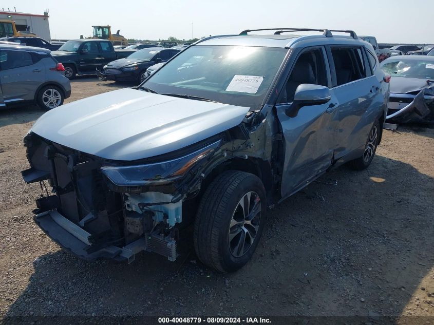 5TDGZRAH6MS084518 2021 TOYOTA HIGHLANDER - Image 2