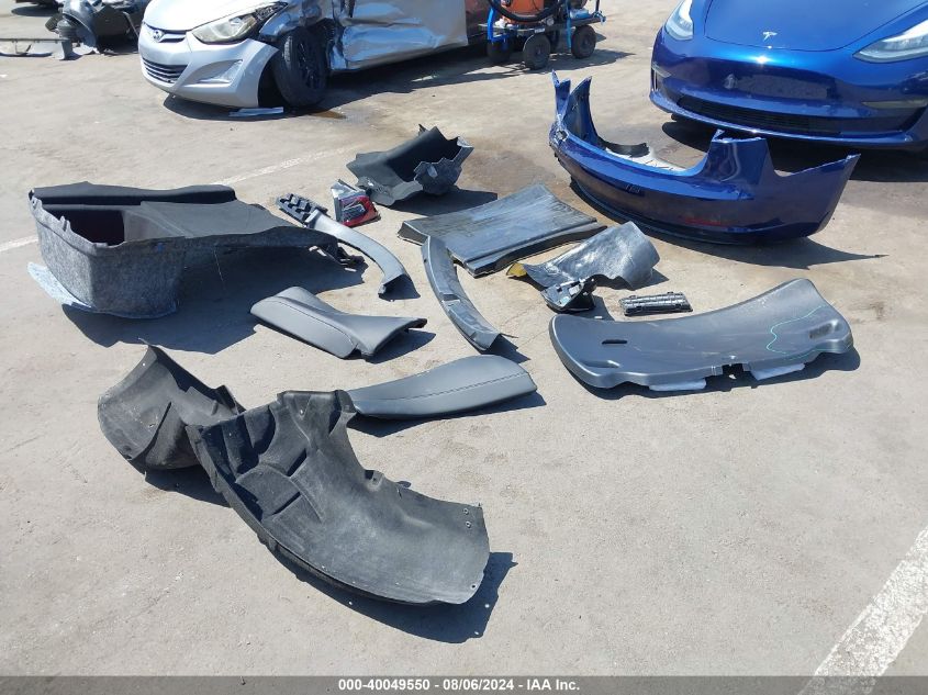 2018 Tesla Model 3 Long Range/Mid Range VIN: 5YJ3E1EA0JF109003 Lot: 40049550