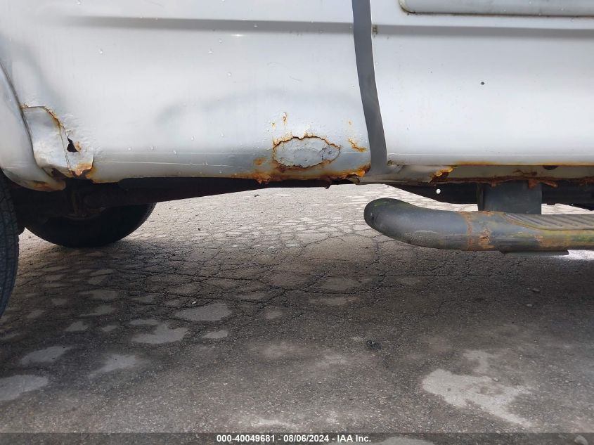 2000 Ford F-150 Lariat/Work Series/Xl/Xlt VIN: 1FTRX18L5YNB10810 Lot: 40049681