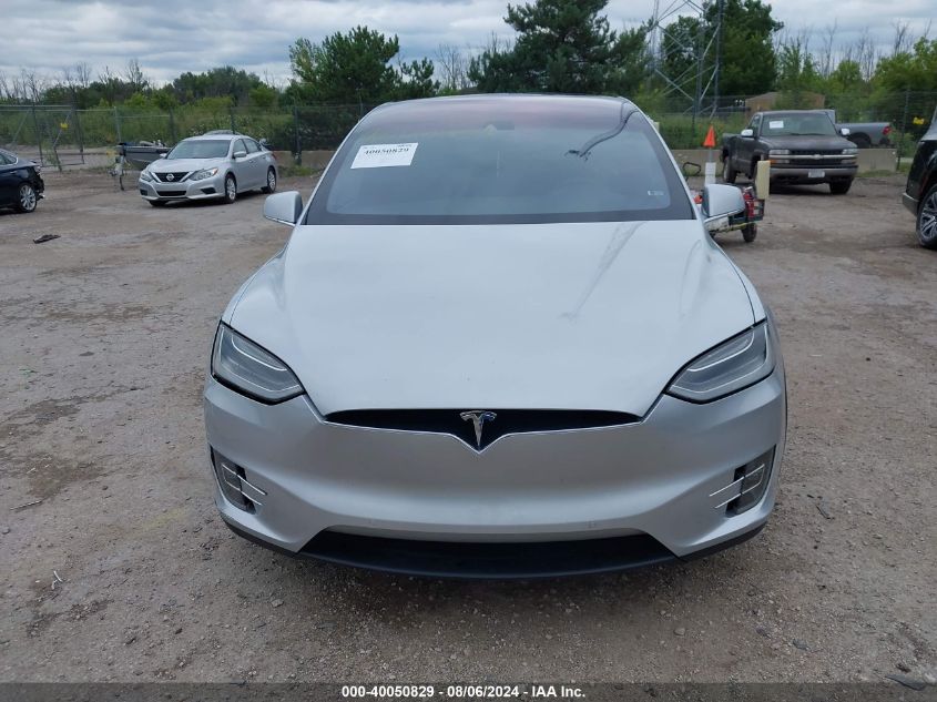 2016 Tesla Model X 60D/70D/75D/90D/P100D VIN: 5YJXCBE27GF011777 Lot: 40050829