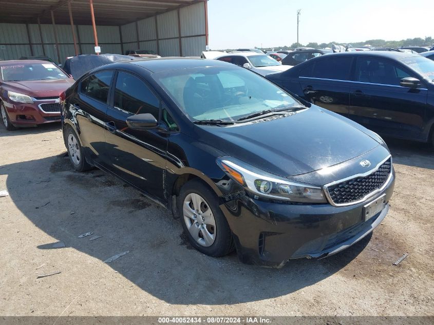 3KPFL4A77HE135855 2017 KIA FORTE - Image 1