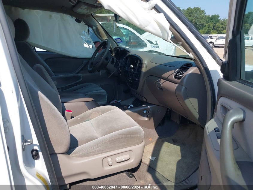 2005 Toyota Sequoia Sr5 V8 VIN: 5TDZT34A95S243667 Lot: 40052847