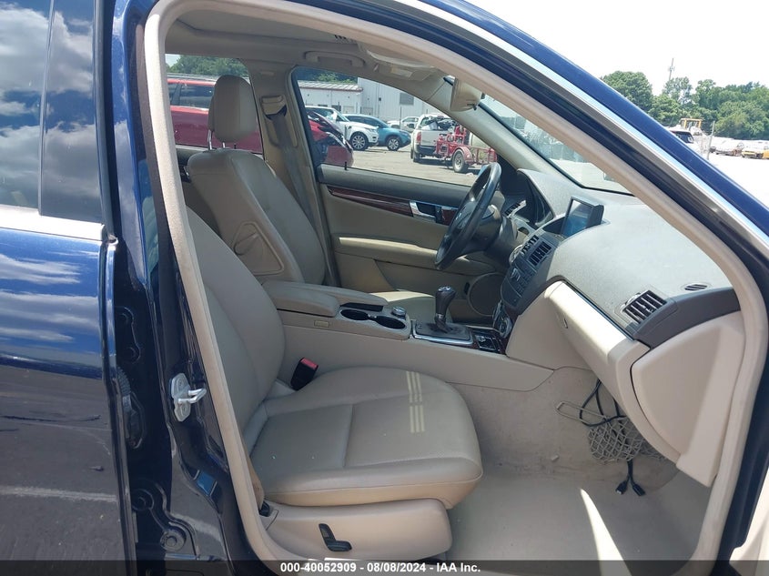 2011 MERCEDES-BENZ C 300 VIN: WDDGF8BB9BR148713