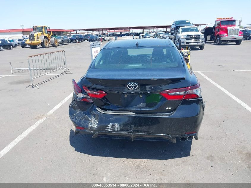 4T1G11AKXNU014288 Toyota Camry SE 16