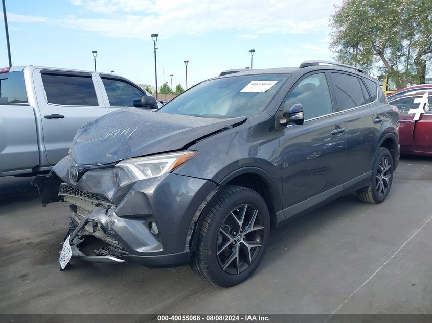 VIN 2T3NFREV1JW491219 2018 TOYOTA RAV4 SE