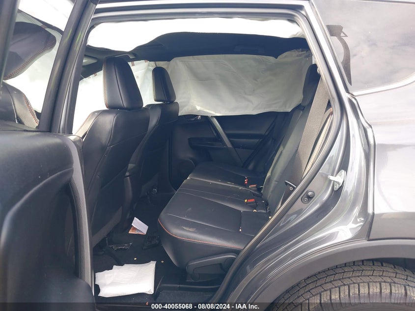 VIN 2T3NFREV1JW491219 2018 TOYOTA RAV4 SE