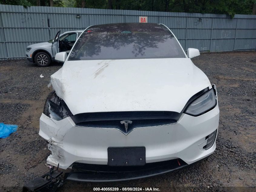 2017 Tesla Model X VIN: 5YJXCBE40HF052285 Lot: 40055289