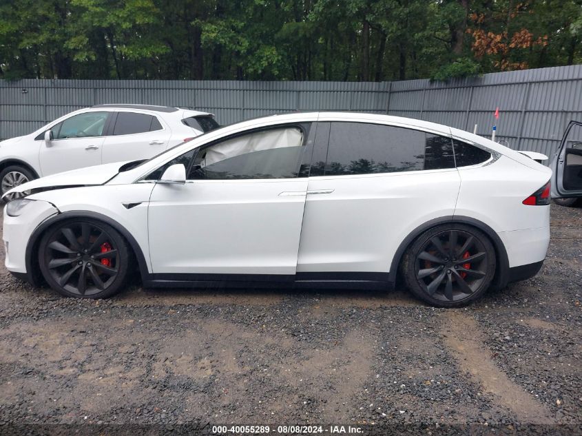 2017 Tesla Model X VIN: 5YJXCBE40HF052285 Lot: 40055289