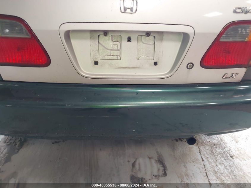 1998 Honda Civic Dx VIN: 2HGEJ6620WH555017 Lot: 40055535