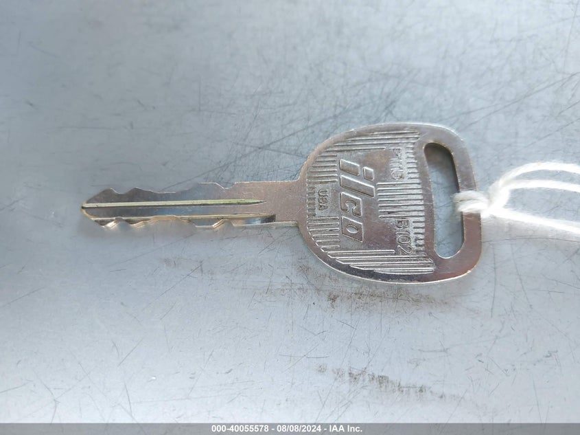 2000 Chevrolet Silverado K1500 VIN: 2GCEK19T9Y1284182 Lot: 40055578