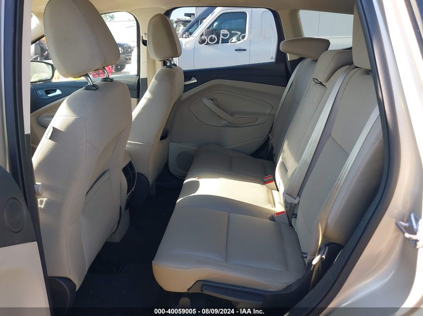 VIN 1FMCU0GD3HUC04561 2017 FORD ESCAPE SE