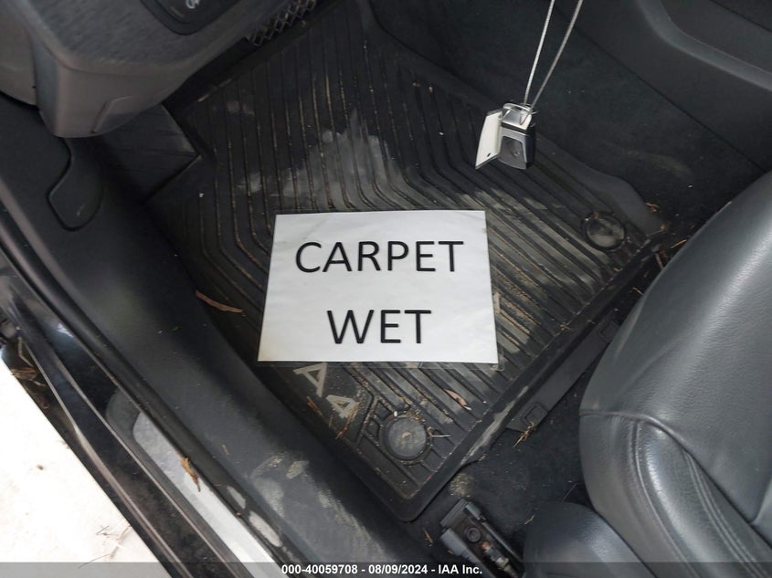 2017 Audi A4 2.0T Premium VIN: WAUANAF4XHN032391 Lot: 40059708