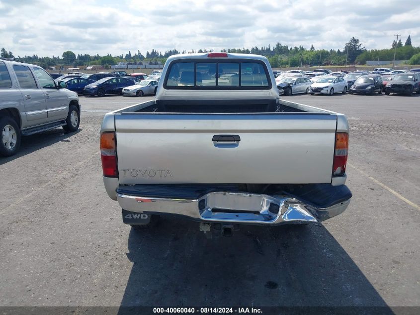 2000 Toyota Tacoma Base V6 VIN: 4TAWN72N1YZ662220 Lot: 40060040