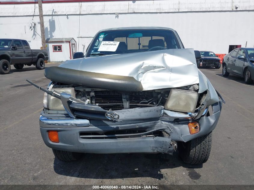 2000 Toyota Tacoma Base V6 VIN: 4TAWN72N1YZ662220 Lot: 40060040