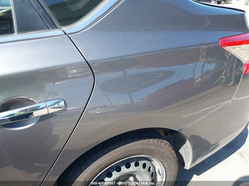 2015 Nissan Sentra Fe+ S/S/Sl/Sr/Sv VIN: 3N1AB7AP6FL645768 Lot: 40060957