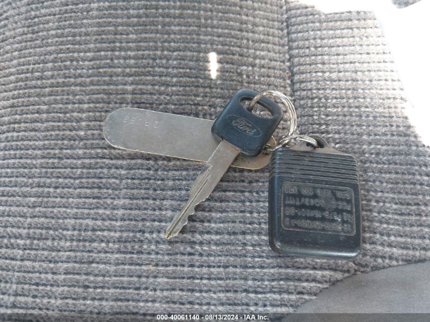 2001 Ford Econoline E150 Wagon VIN: 1FMRE11L61HB43704 Lot: 40061140