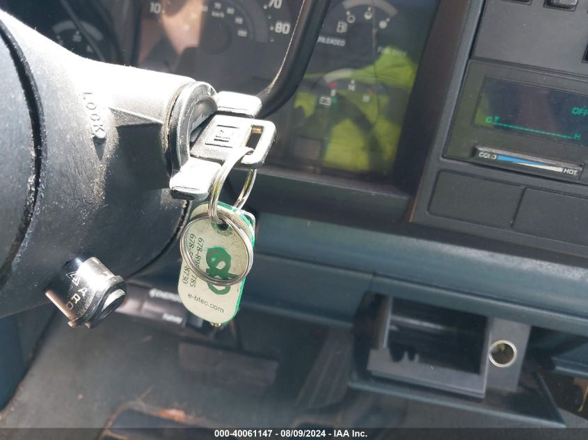 1988 Chevrolet Gmt-400 C2500 VIN: 1GCFC24K5JZ206727 Lot: 40061147