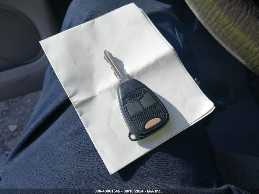 2005 Chrysler Town & Country VIN: 1C4GP45R15B441138 Lot: 40061545