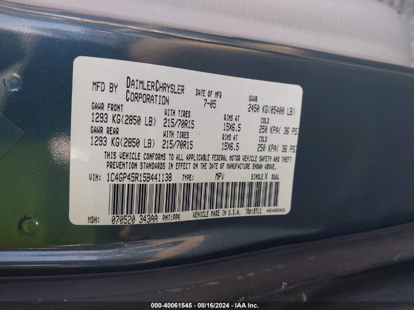 2005 Chrysler Town & Country VIN: 1C4GP45R15B441138 Lot: 40061545