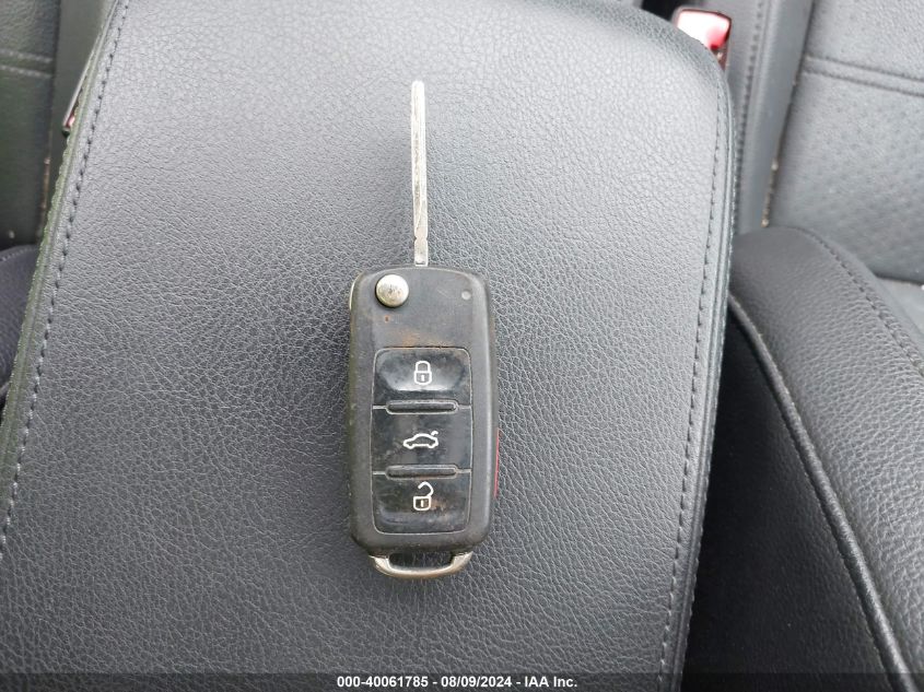 2013 Volkswagen Passat Se VIN: 1VWBP7A35DC025774 Lot: 40061785