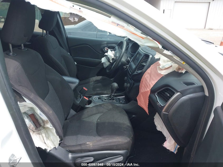VIN 1C4PJLCX2KD264838 2019 JEEP CHEROKEE LATITUDE FWD