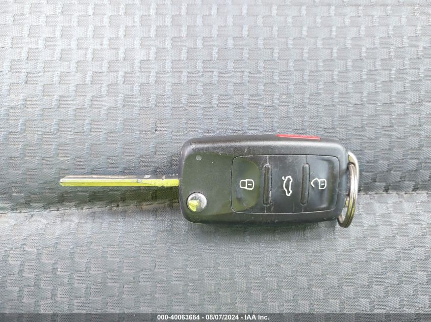 2013 Volkswagen Passat 2.5L S VIN: 1VWAH7A35DC045161 Lot: 40063684