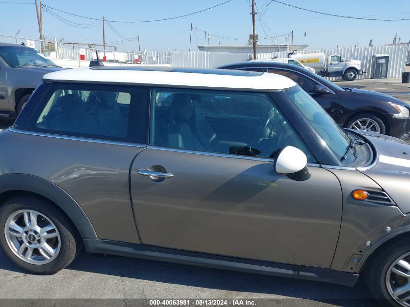 2013 Mini Hardtop Cooper VIN: WMWSU3C57DT682480 Lot: 40063981