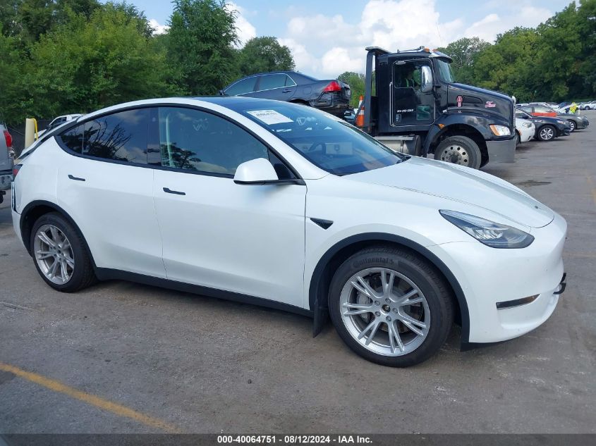 2022 Tesla Model Y Long Range Dual Motor All-Wheel Drive VIN: 7SAYGAEE9NF569966 Lot: 40064751