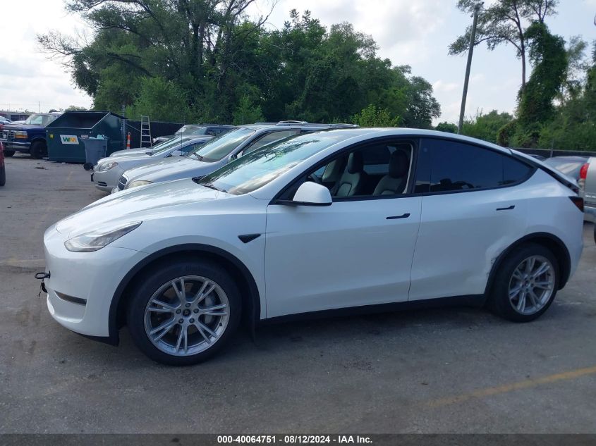 2022 Tesla Model Y Long Range Dual Motor All-Wheel Drive VIN: 7SAYGAEE9NF569966 Lot: 40064751