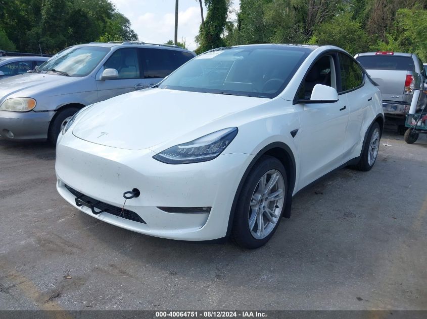 7SAYGAEE9NF569966 2022 TESLA MODEL Y - Image 2