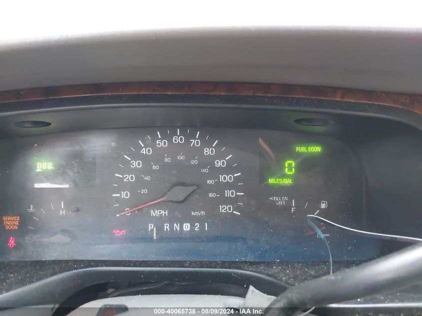 1999 Lincoln Town Car Executive VIN: 1LNHM81W2XY646575 Lot: 40065738