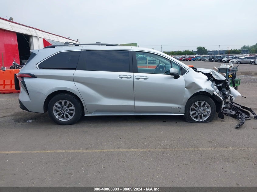 VIN 5TDKSKFC4MS040262 2021 TOYOTA SIENNA LE