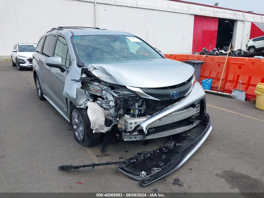 VIN 5TDKSKFC4MS040262 2021 TOYOTA SIENNA LE
