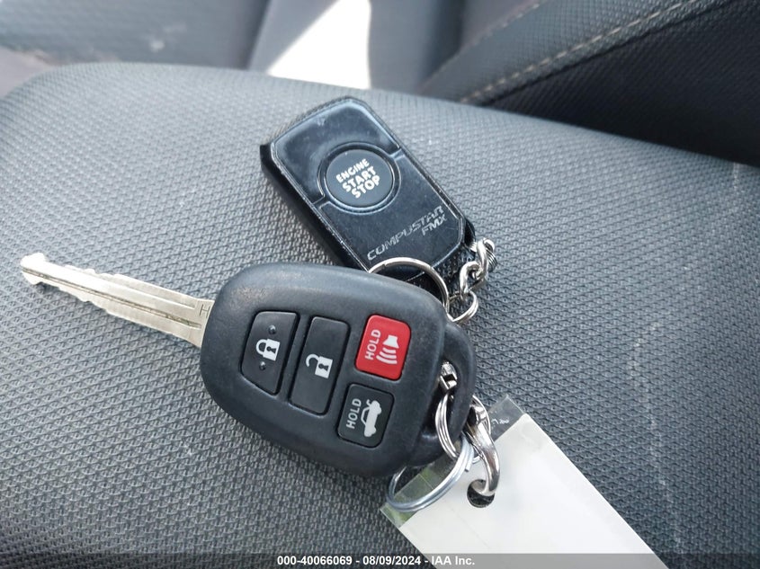 2017 TOYOTA COROLLA L/LE/XLE/SE/XSE - 2T1BURHEXHC957996