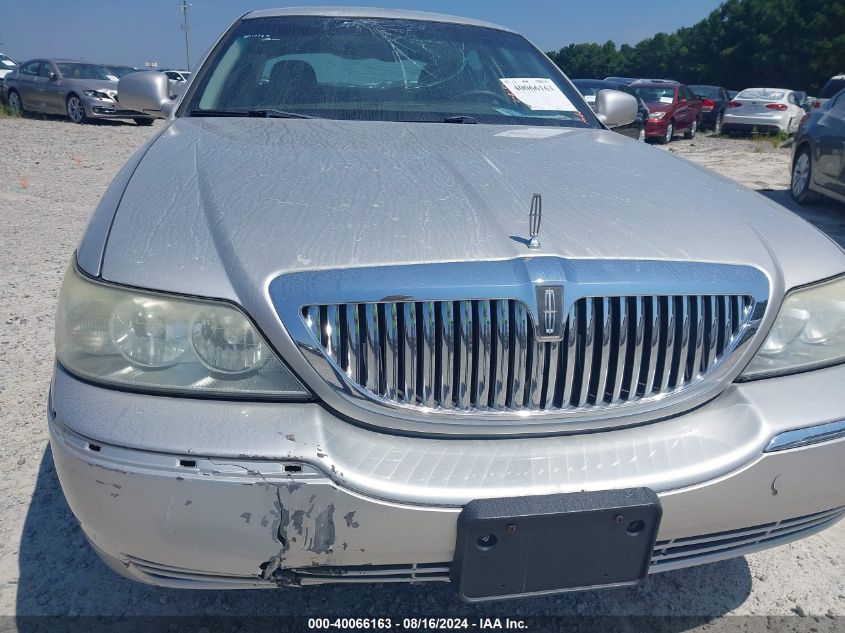 2003 Lincoln Town Car Executive VIN: 1LNHM81WX3Y655826 Lot: 40066163