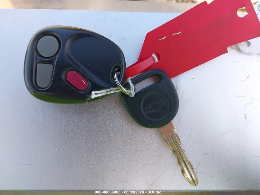 2000 Chevrolet Silverado C1500 VIN: 1GCEC14T7YZ224879 Lot: 40066808