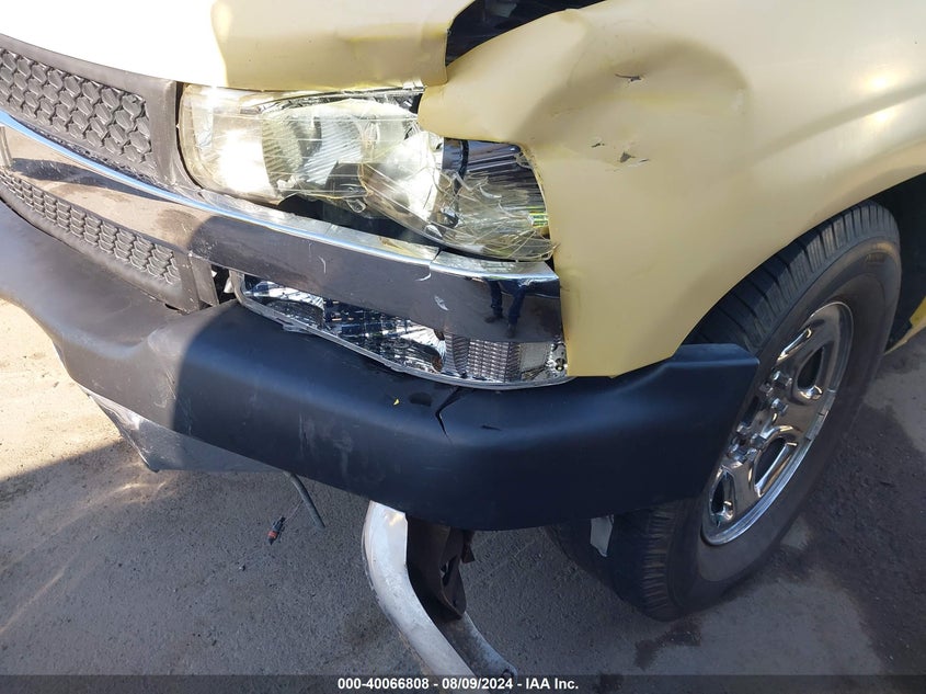 2000 Chevrolet Silverado C1500 VIN: 1GCEC14T7YZ224879 Lot: 40066808