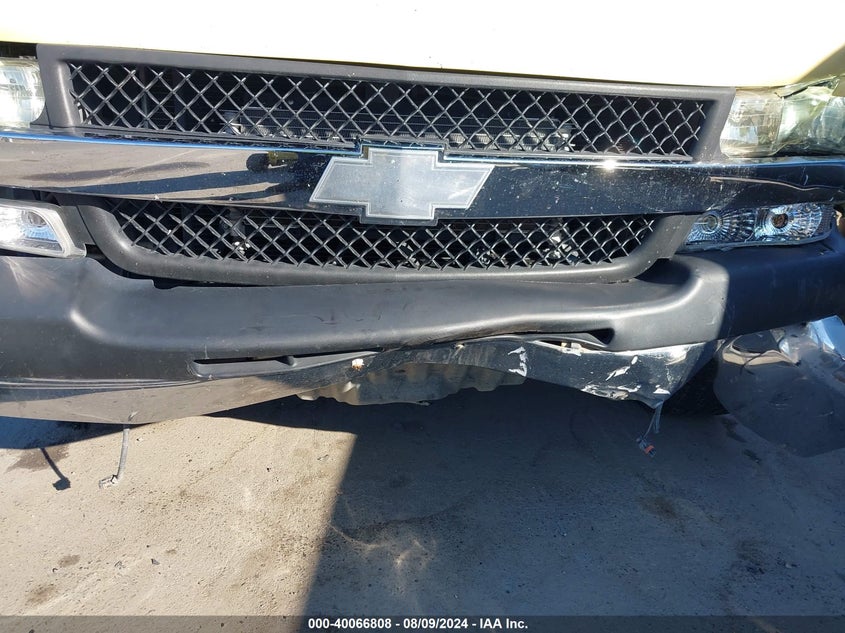 2000 Chevrolet Silverado C1500 VIN: 1GCEC14T7YZ224879 Lot: 40066808