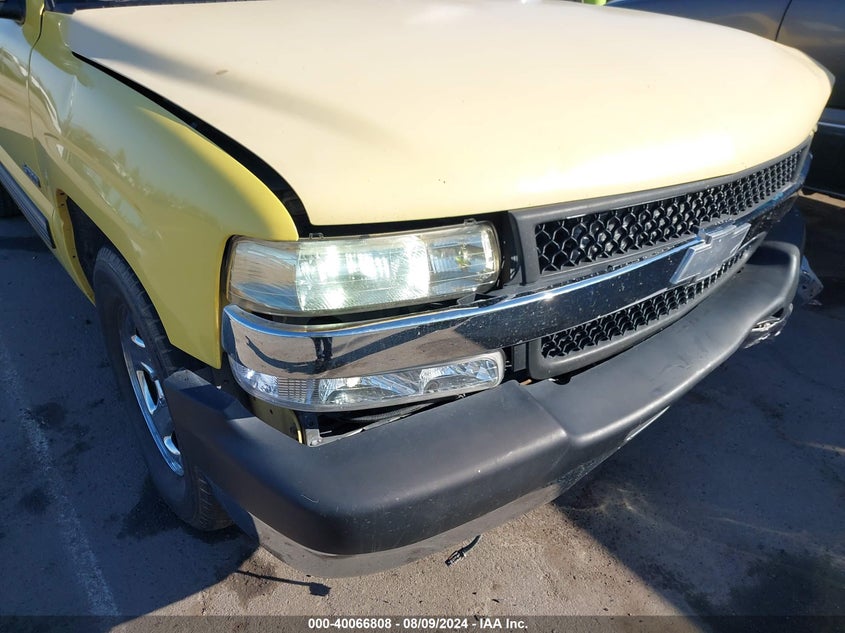 2000 Chevrolet Silverado C1500 VIN: 1GCEC14T7YZ224879 Lot: 40066808