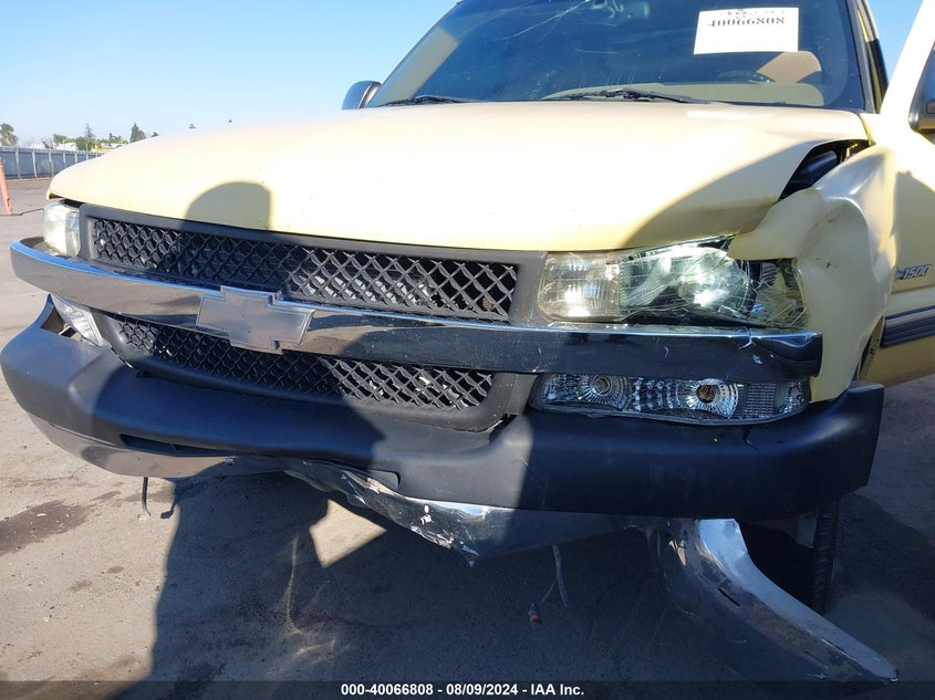 2000 Chevrolet Silverado C1500 VIN: 1GCEC14T7YZ224879 Lot: 40066808